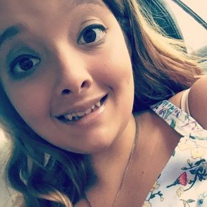 Meet your Posher, Dominique